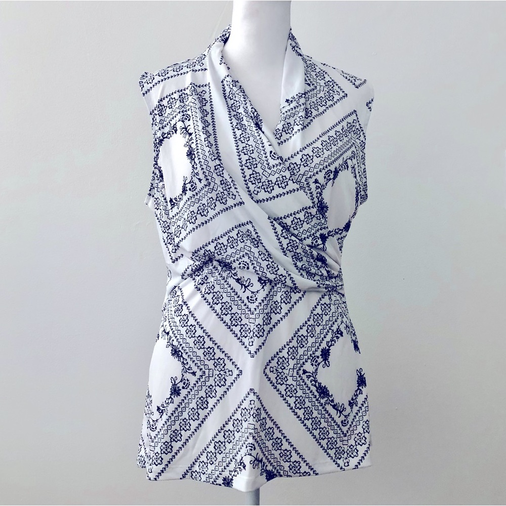 DKNY Black And White Sleeveless Cross Over Sleeveless Blouse Top M NWOT